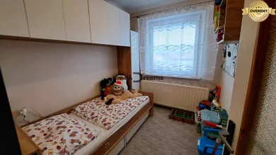 Na predaj 6-izbový dom, 170 m², Hrušovany