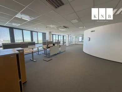Na prenájom komerčné, 176 m², Bratislava-Ružinov, Rožňavská