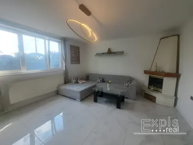 Na prenájom dom, 165 m², Bratislava-Vrakuňa, Hradská