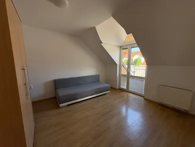 Na prenájom 4-izbový byt, 100 m², Trnava, Jána Hlubíka