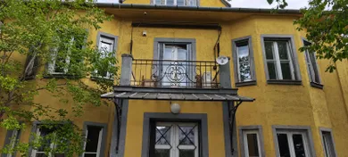 Na prenájom 5-izbový byt, 54 m², Bratislava-Staré Mesto, Búdková