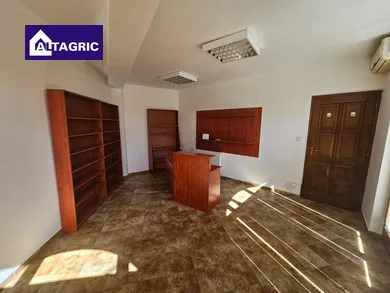 Na prenájom komerčné, 20 m², Komárno, Petőfiho ul.