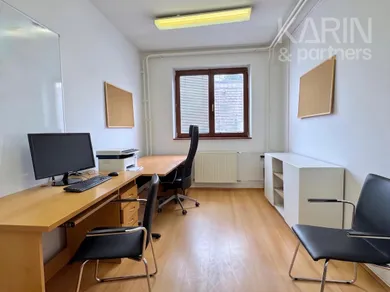 Na prenájom komerčné, 14 m², Skalica, Štefánikova