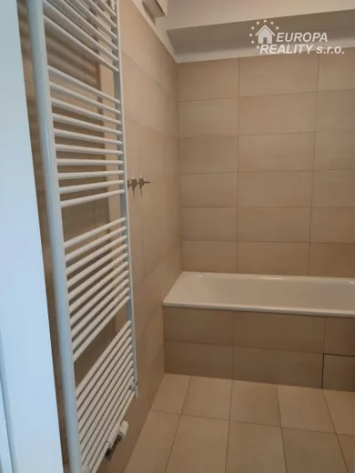 Na prenájom 2-izbový byt, 45 m², Bratislava-Dúbravka, Polianky
