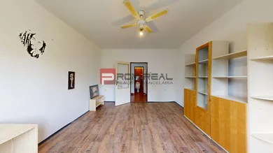 Na prenájom 4-izbový byt, 95 m², Pezinok, Moyzesova