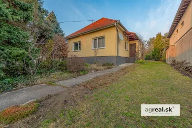 Na predaj 4-izbový dom, 100 m², Bratislava-Lamač, Segnáre