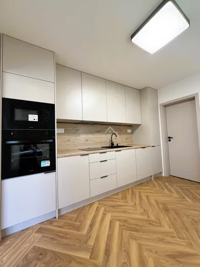 Na predaj 3-izbový byt, 74 m², Levice, Ul. kpt. J. Nálepku