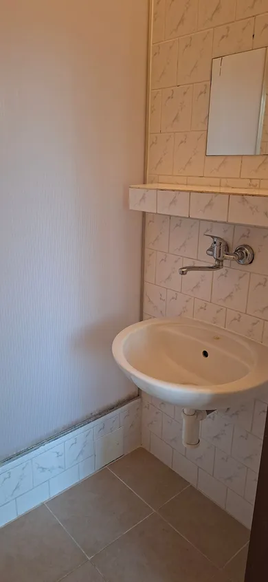 Na prenájom 1-izbový byt, 35 m², Zvolen, Záhonok