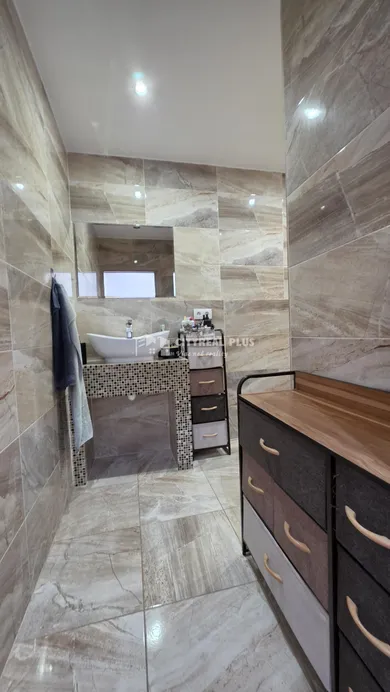 Na predaj 2-izbový byt, 68 m², Nové Zámky, Nábrežná