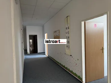 Na prenájom komerčné, 226 m², Bratislava-Nové Mesto, Stará Vajnorská