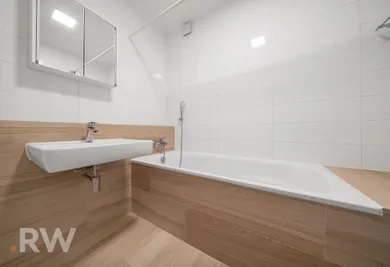 Na predaj 3-izbový byt, 86 m², Bratislava-Staré Mesto, Blumentálska