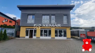 Lokale komercyjne na wynajem, Banská Bystrica · €718
