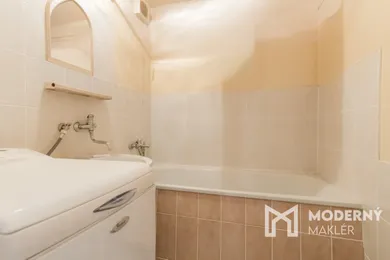 Na predaj 3-izbový byt, 62 m², Čadca, Okružná