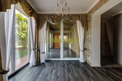 Na predaj 4-izbový dom, 270 m², Kostolište