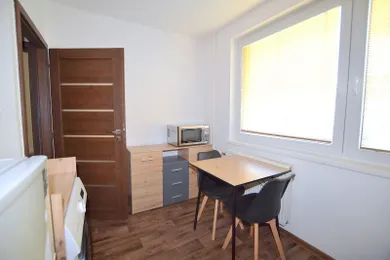 Na prenájom 1-izbový byt, 40 m², Poprad, Joliota Curie