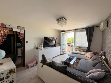 Na predaj 3-izbový byt, 64 m², Skalica, SNP