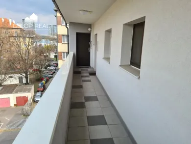 Na predaj byt v Bratislava-Nové Mesto · €184 900 · Dokončené