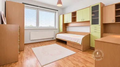 Na prenájom 4-izbový byt, 106 m², Nitra, Botanická