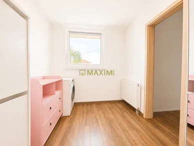 Na predaj 4-izbový byt, 79 m², Šamorín, Mliečňanská