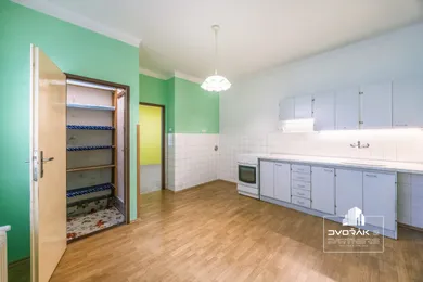 Na predaj 3-izbový byt, 80 m², Banská Bystrica