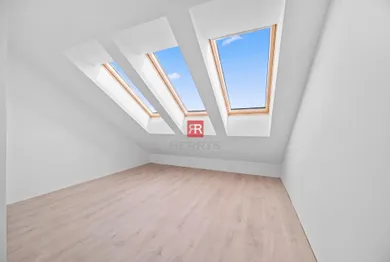 Na predaj 3-izbový byt, 70 m², Bratislava-Staré Mesto, Palárikova