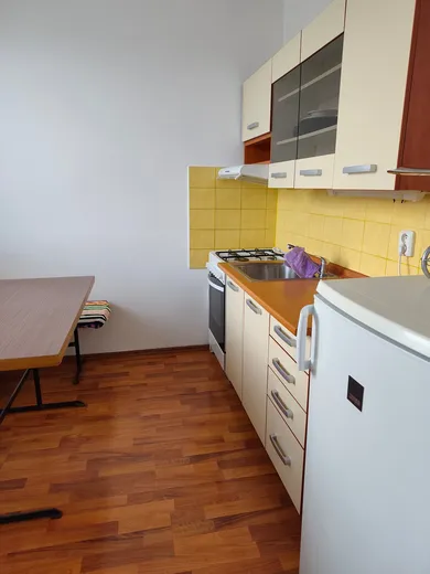 Na prenájom 1-izbový byt, 35 m², Bratislava-Karlova Ves, Hodálova