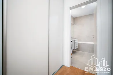 Na prenájom 2-izbový byt, 65 m², Bratislava-Nové Mesto, Rožňavská 1/B