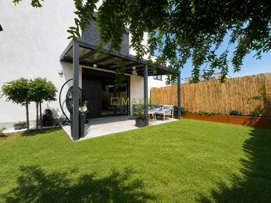 Na predaj 3-izbový byt, 76 m², Kostolište