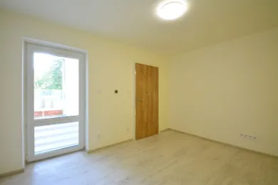 Na prenájom 3-izbový byt, 79 m², Poprad, Levočská