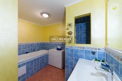 Na predaj dom, 291 m², Vištuk