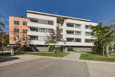 Na predaj 2-izbový byt, 54 m², Bratislava-Devínska Nová Ves, Bystrická