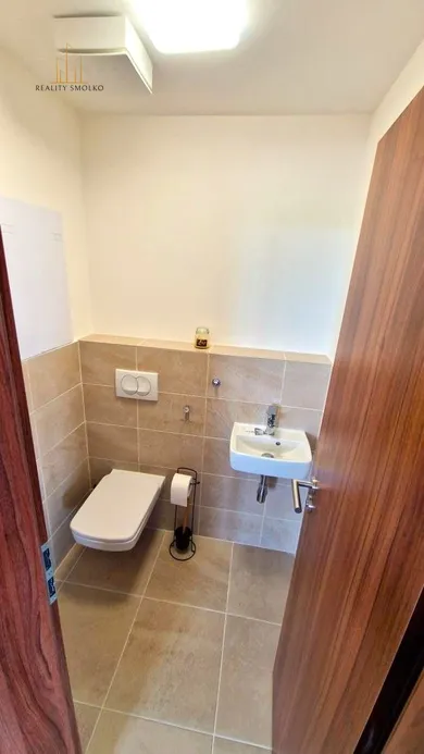 Na prenájom 3-izbový byt, 72 m², Prešov, Sabinovská