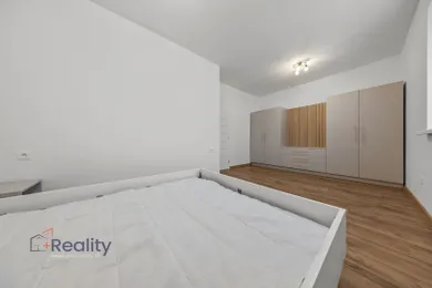 Na prenájom 2-izbový byt, 60 m², Padáň