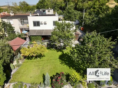 Na predaj 5-izbový dom, 194 m², Banka, Inovecká