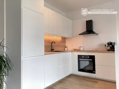 Na predaj 2-izbový byt, 60 m², Spišská Nová Ves, Námestie Iglovia