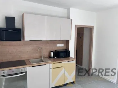 Na prenájom byt v Handlová · €409 · Dokončené