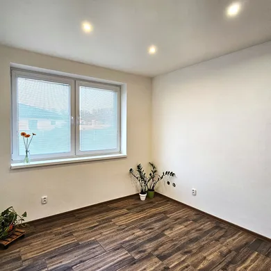 Na predaj 4-izbový dom, 638 m², Ruskov