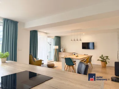 Na predaj dom, 270 m², Žilina, Hollého