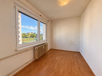 Na predaj 4-izbový byt, 80 m², Martin, Devínska
