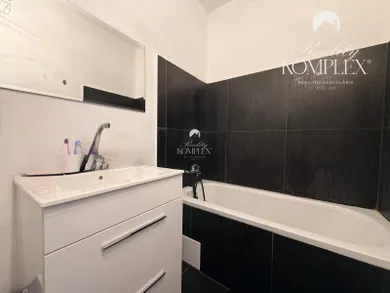 Na predaj 3-izbový byt, 64 m², Komárno