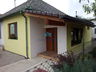 Domy na prenájom 2-izbový, Trenčín · €580