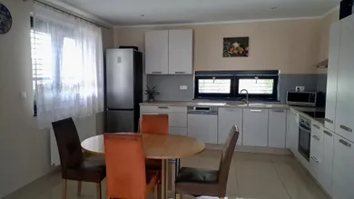 Na predaj 5-izbový dom, 181 m², Most pri Bratislave, Bazalková