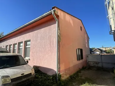 Na predaj objekt, 200 m², Búč