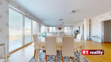 Na predaj 6-izbový dom, 228 m², Sokolovce