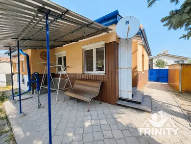Domy na sprzedaż, 3-pokojowe, Šurany · €165 000