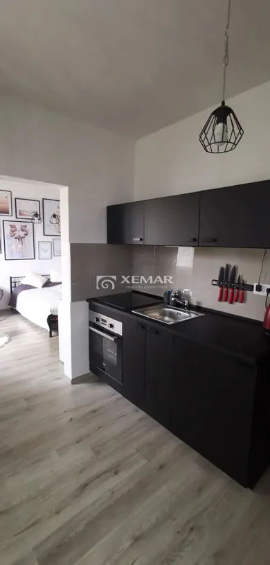 Mieszkania na wynajem, 1-pokojowe, Banská Bystrica · €550