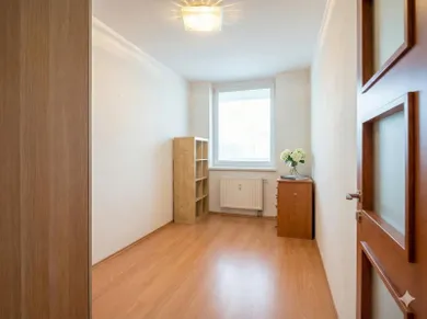 Na prenájom 3-izbový byt, Bratislava-Ružinov, Tomášikova