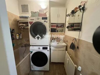 Na predaj 3-izbový byt, 71 m², Snina