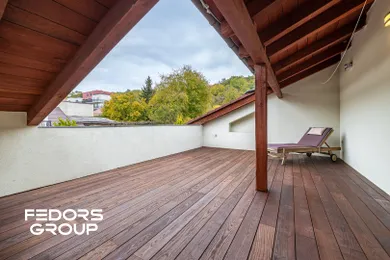Na predaj 7-izbový dom, 160 m², Bratislava-Staré Mesto