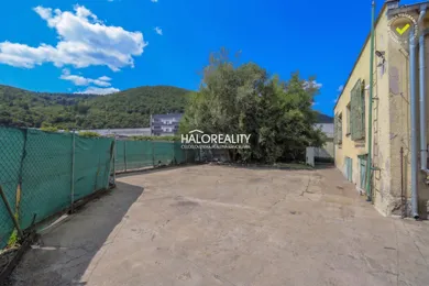 Na prenájom komerčné, 160 m², Považská Bystrica